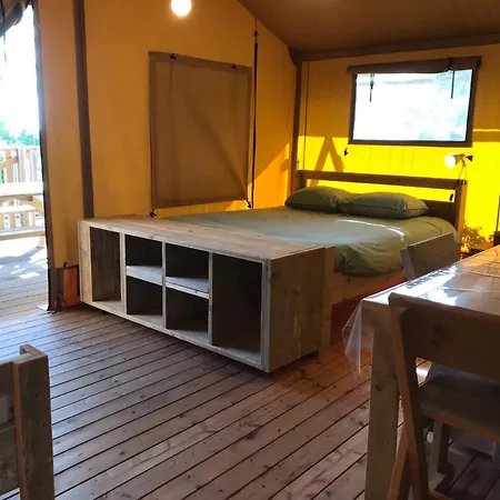 Glamping Suzanne 2* Sainte-Suzanne (Mayenne)
