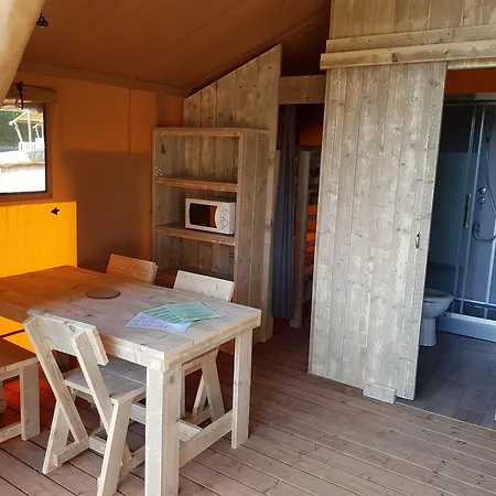 Glamping Suzanne 2* Sainte-Suzanne (Mayenne)